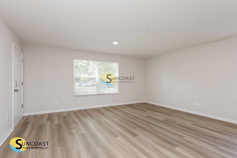 Apartment for rent at 11479 Oakfield Court #11479101, Jacksonville, FL 32258