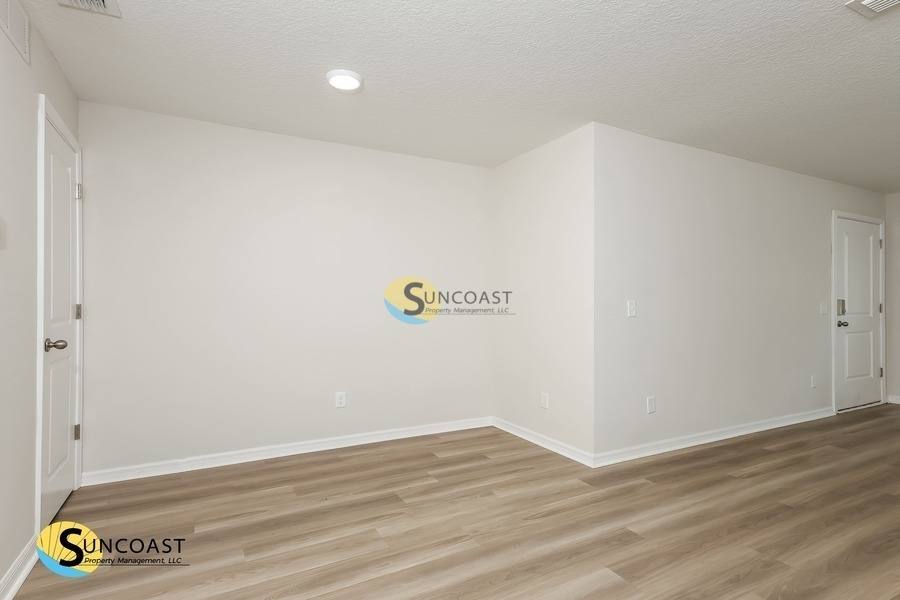 Apartment for rent at 11479 Oakfield Court #11479101, Jacksonville, FL 32258