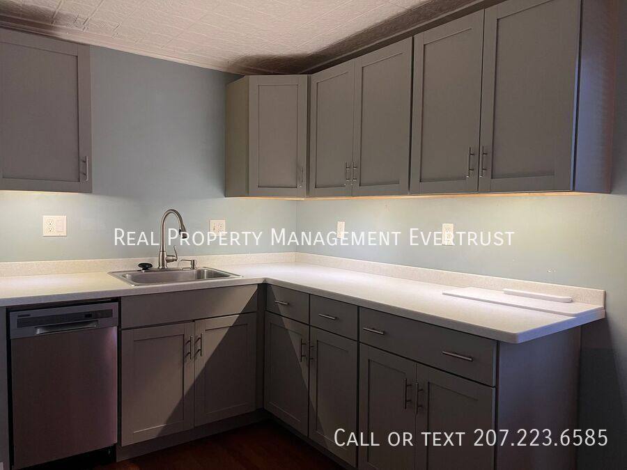 Apartment for rent at 98 Main St #A, Winthrop, ME 04364