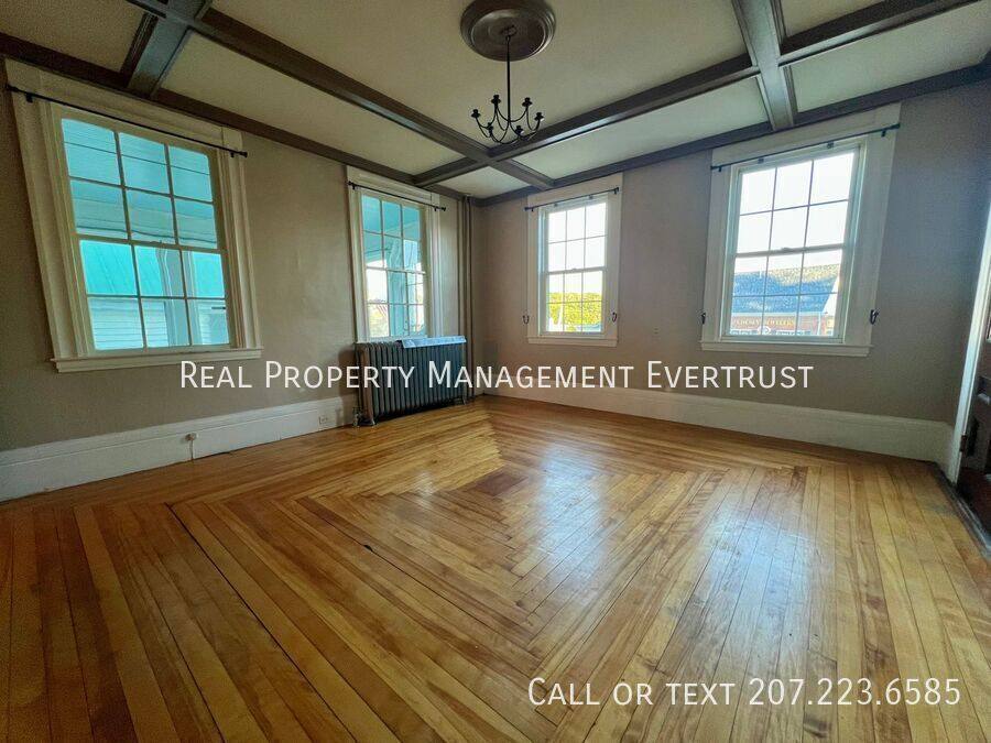 Apartment for rent at 98 Main St #A, Winthrop, ME 04364