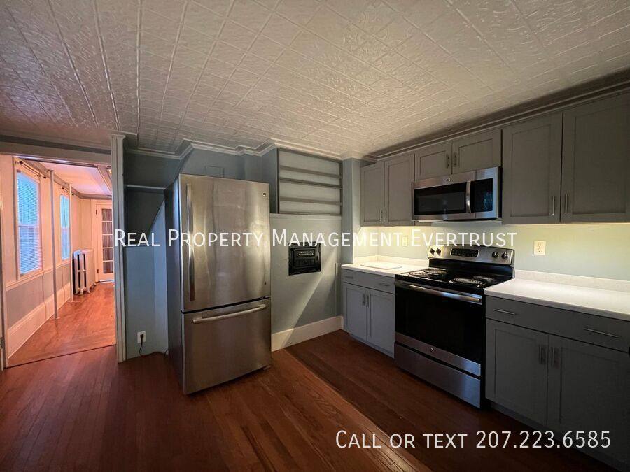 Apartment for rent at 98 Main St #A, Winthrop, ME 04364