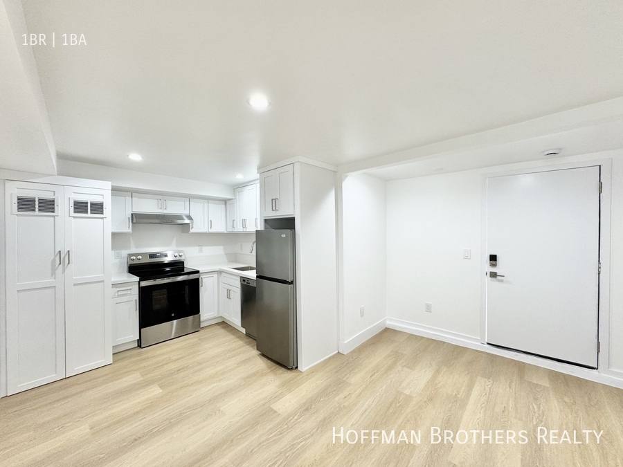 Apartment for rent at 2601 14th St #9, Santa Monica, CA 90405