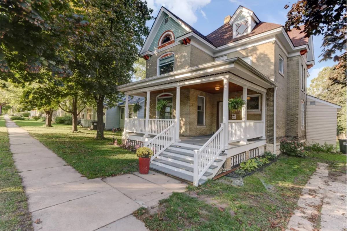 House for rent at 511 W Wisconsin St, Portage, WI 53901