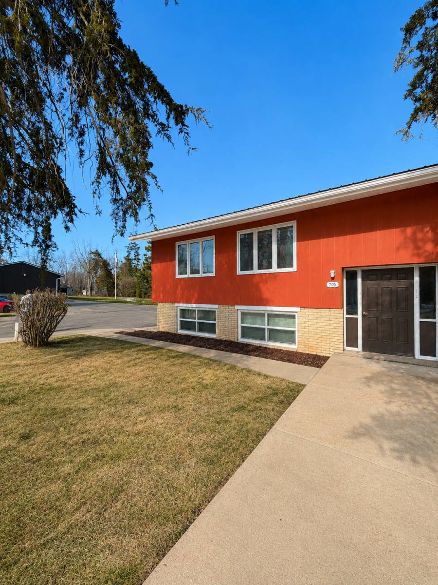 Apartment for rent at 707 Tremont St #1, Mauston, WI 53948