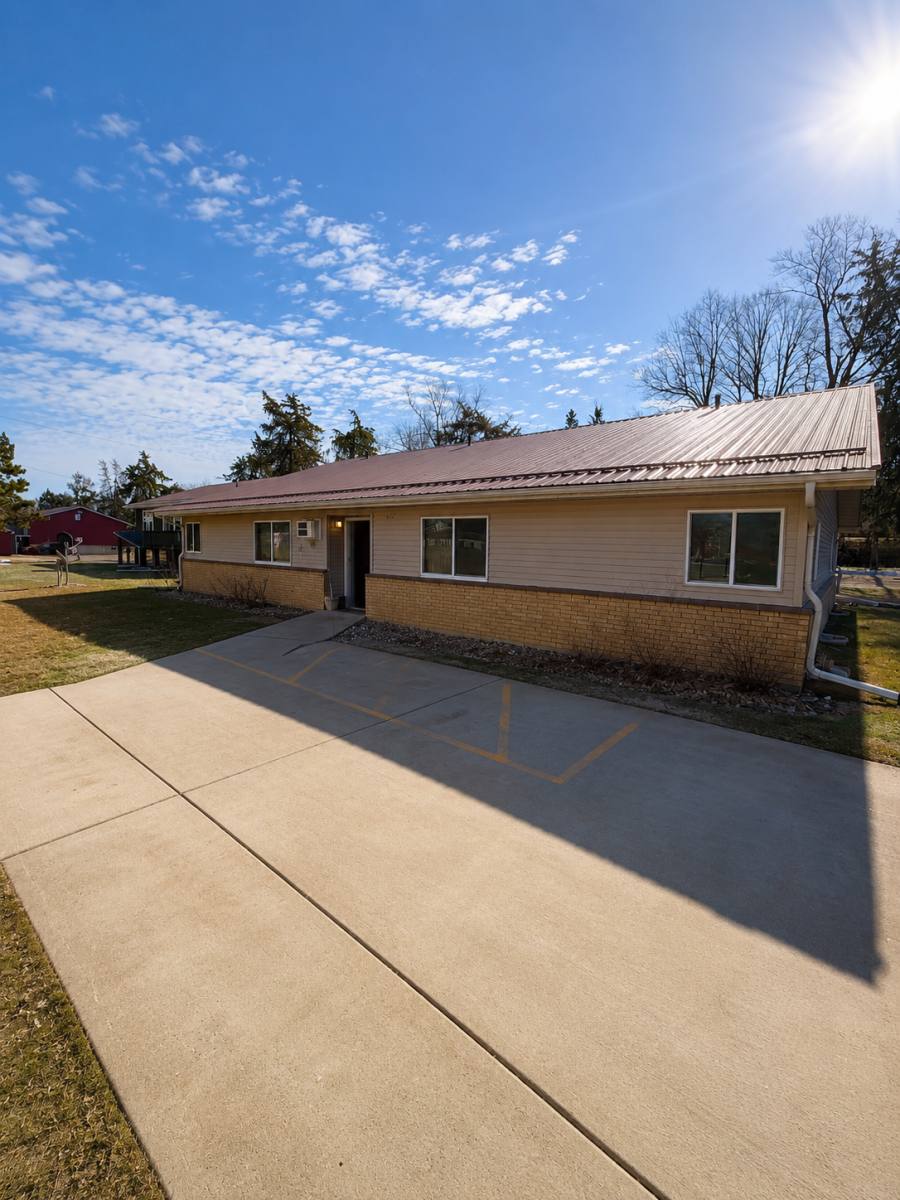 Apartment for rent at 707 Tremont St #1, Mauston, WI 53948