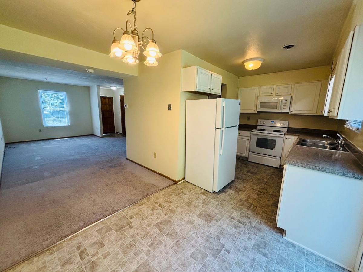 Townhouse for rent at 353 New Kent Rd, Blacksburg, VA 24060
