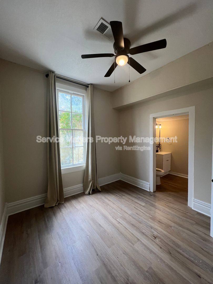 House for rent at 1319 W Jackson St, Pensacola, FL 32501