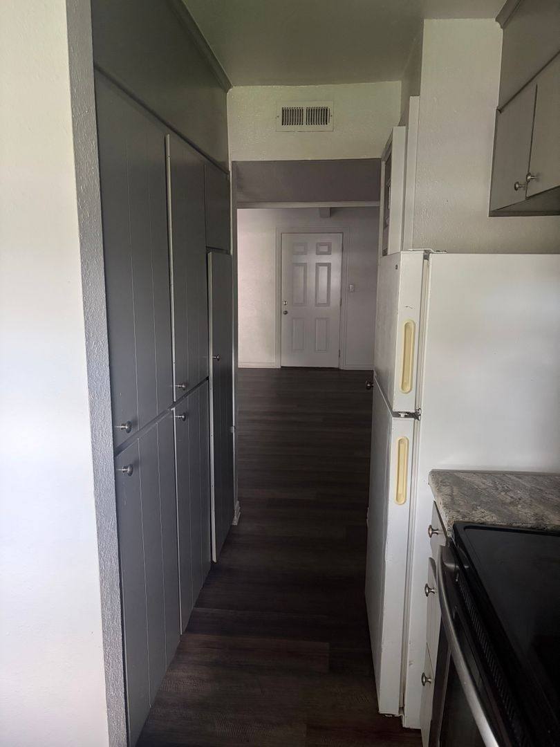Apartment for rent at 207 & 209 S, Van Buren, AR 72956