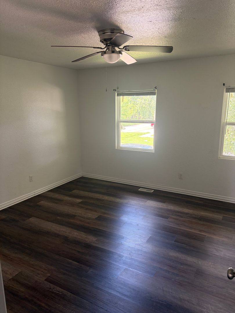 Apartment for rent at 207 & 209 S, Van Buren, AR 72956