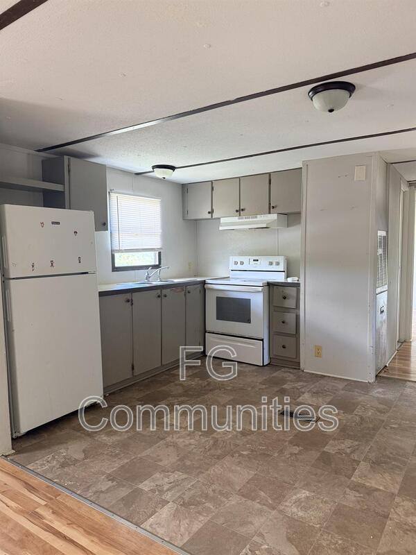 House for rent at 100 2nd Ave SE #F, Hildebran, NC 28637