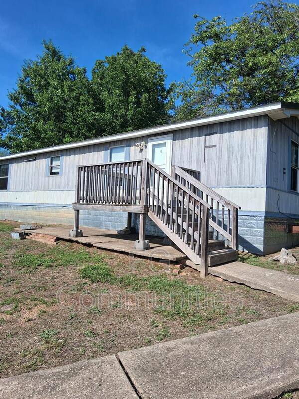 House for rent at 100 2nd Ave SE #F, Hildebran, NC 28637