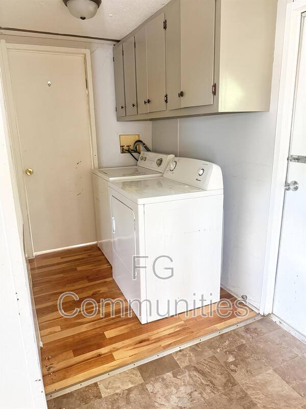 House for rent at 100 2nd Ave SE #F, Hildebran, NC 28637