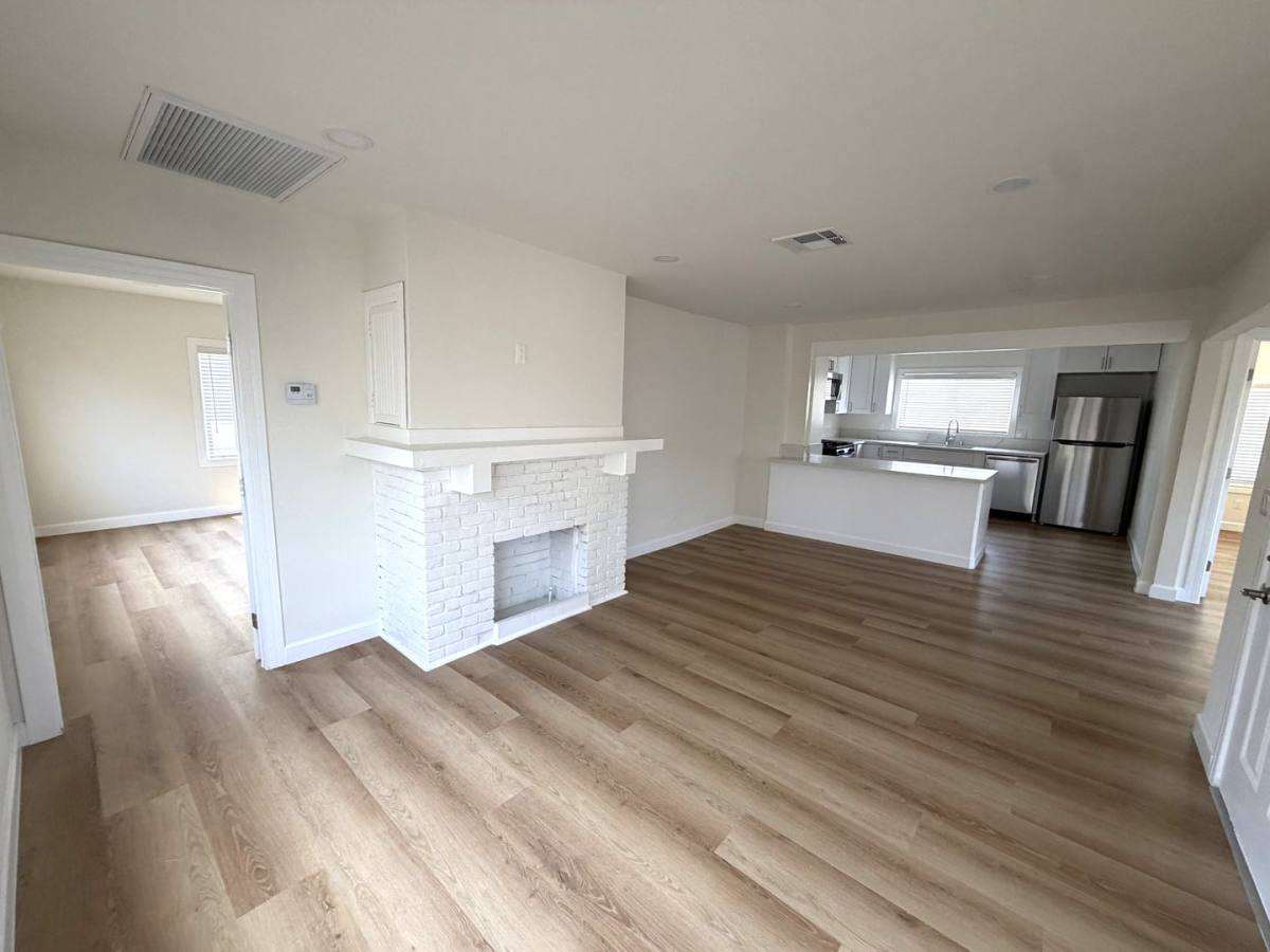 Apartment for rent at 15406 Grevillea Ave, Lawndale, CA 90260