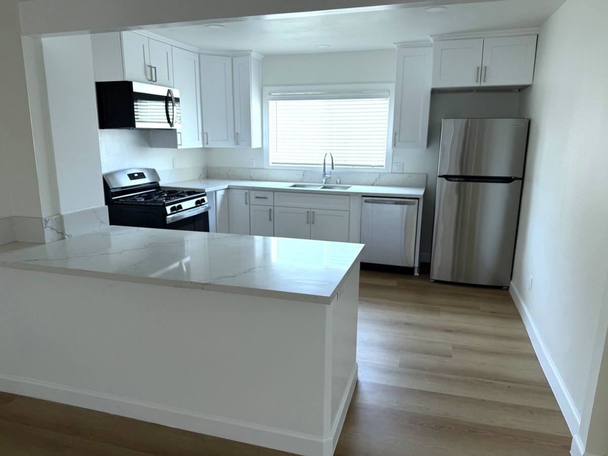 Apartment for rent at 15406 Grevillea Ave, Lawndale, CA 90260