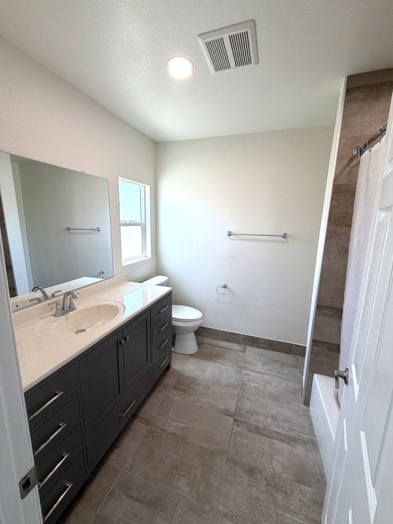 Apartment for rent at 15406 Grevillea Ave, Lawndale, CA 90260