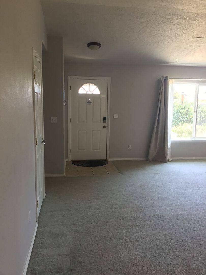 House for rent at 2102 Jackson St SE, Albany, OR 97322
