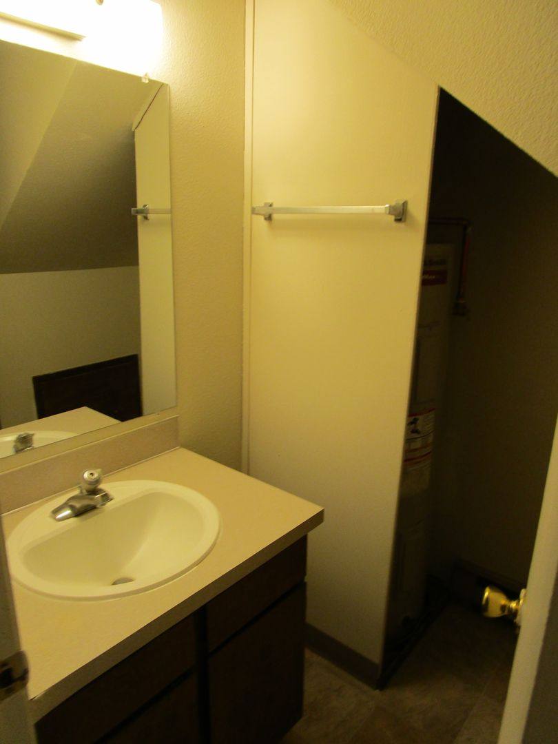 Apartment for rent at 850 NW 10th St, Prineville, OR 97754