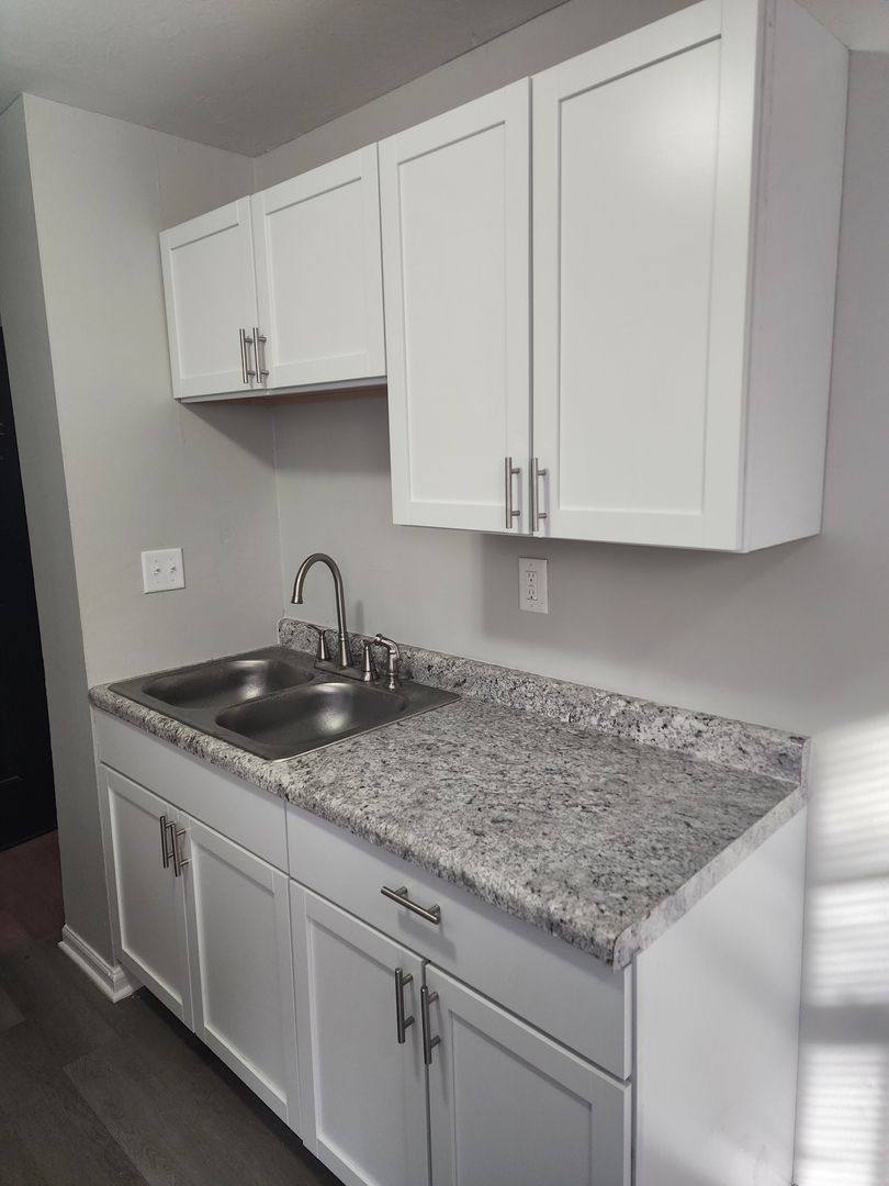 Apartment for rent at 610-614 S Washington, Crawfordsville, IN 47933