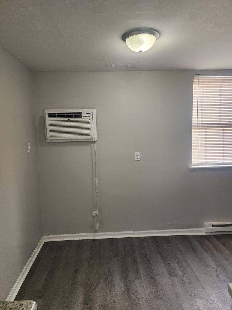 Apartment for rent at 610-614 S Washington, Crawfordsville, IN 47933