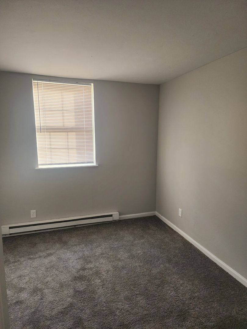 Apartment for rent at 610-614 S Washington, Crawfordsville, IN 47933