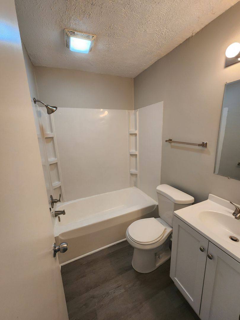 Apartment for rent at 610-614 S Washington, Crawfordsville, IN 47933