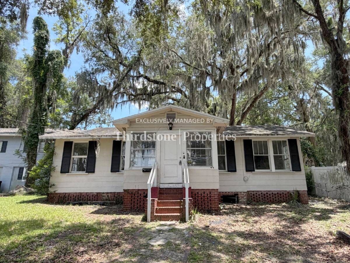 Apartment for rent at 6965 Lorain St, Jacksonville, FL 32208