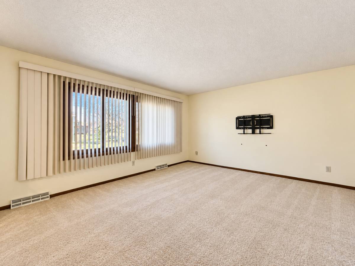 4285 Evergreen Dr, St. Paul, MN 55127 - Townhouse for Rent - Image 1