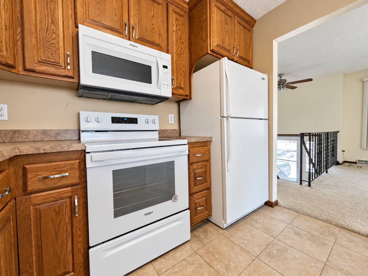 4285 Evergreen Dr, St. Paul, MN 55127 - Townhouse for Rent - Image 4