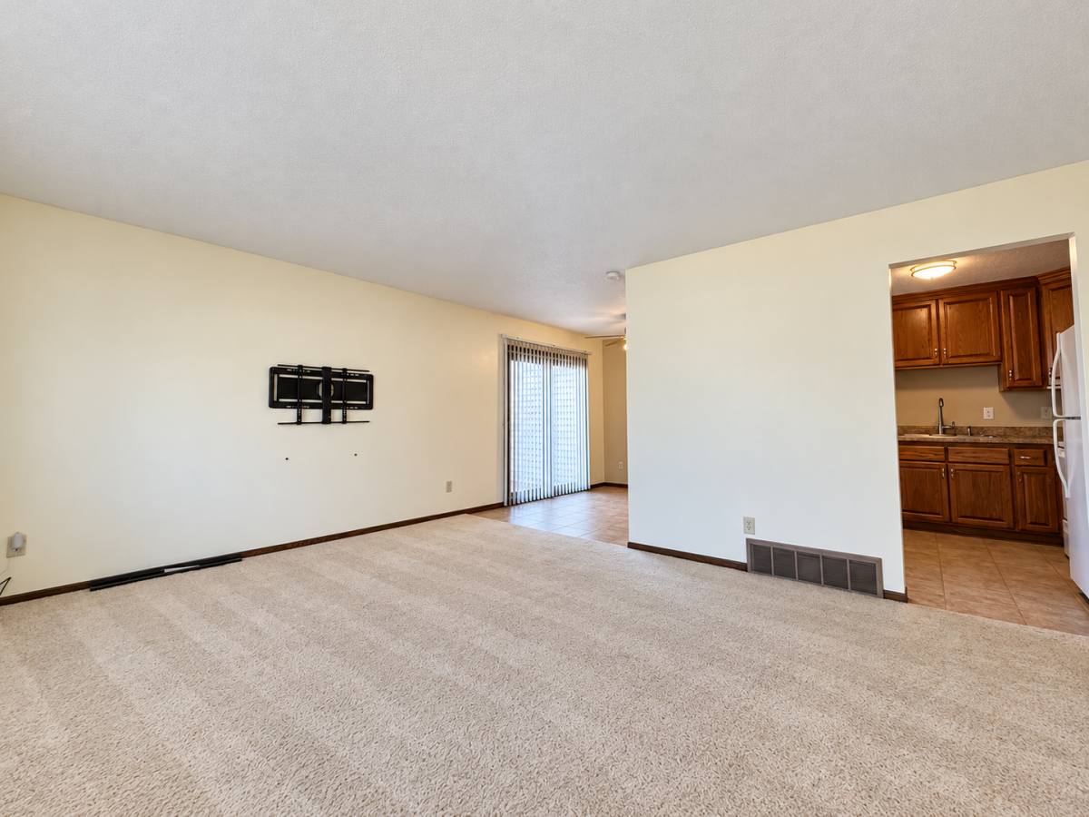 4285 Evergreen Dr, St. Paul, MN 55127 - Townhouse for Rent - Image 6