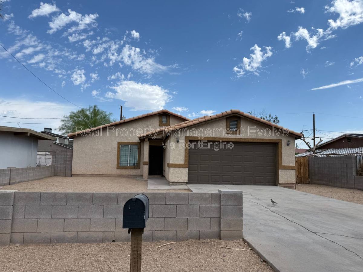 House for rent at 2950 E Mobile Lane, Phoenix, AZ 85040