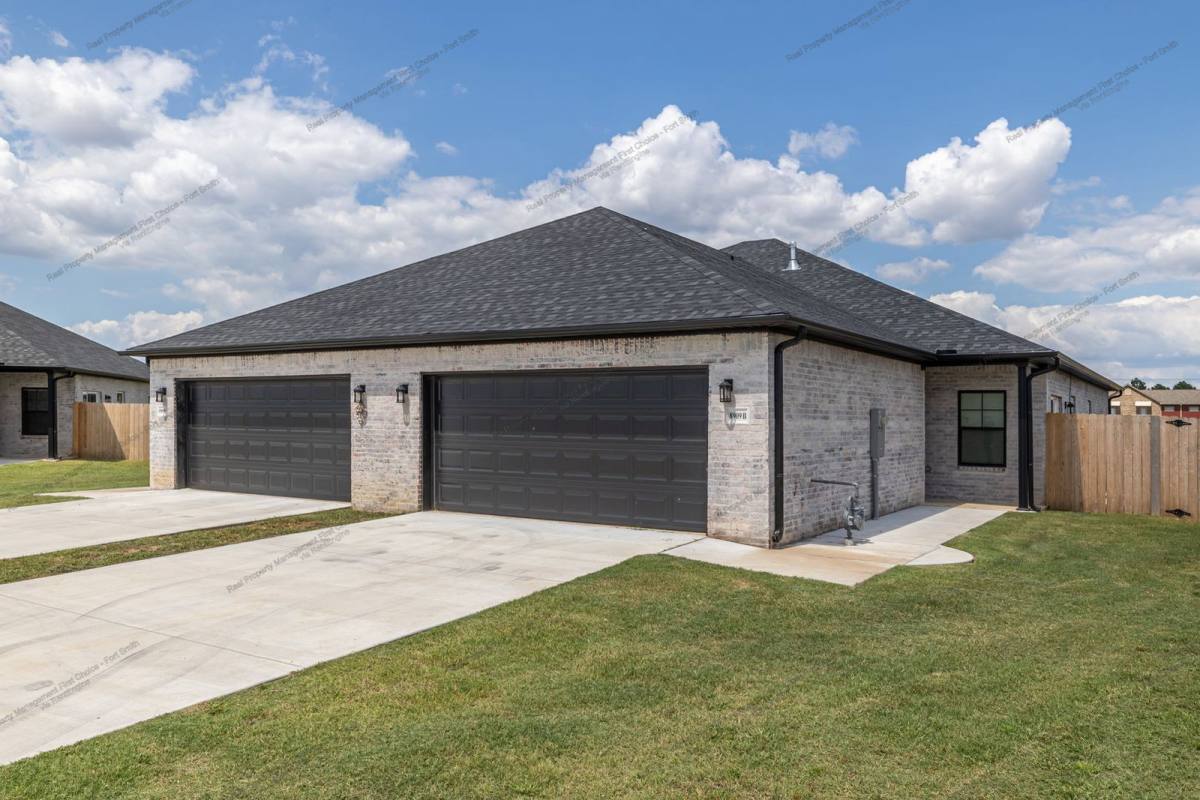 Apartment for rent at 8815 Bainbridge Court #B, Fort Smith, AR 72916