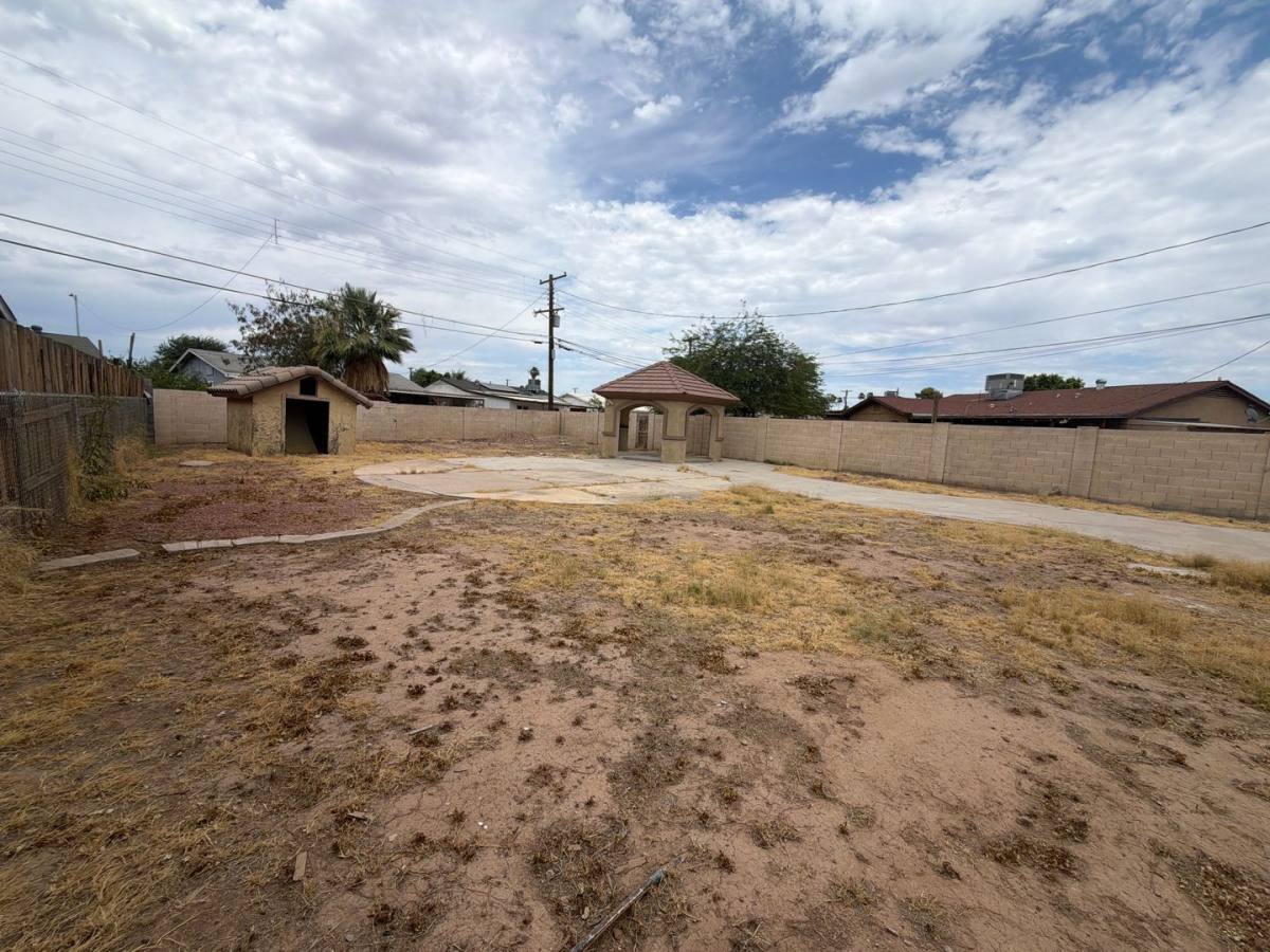 House for rent at 5810 W Earll Dr, Phoenix, AZ 85031