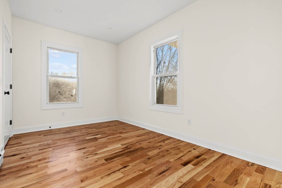 Apartment for rent at 84 Maple Ave Bl W, New London, CT 06320