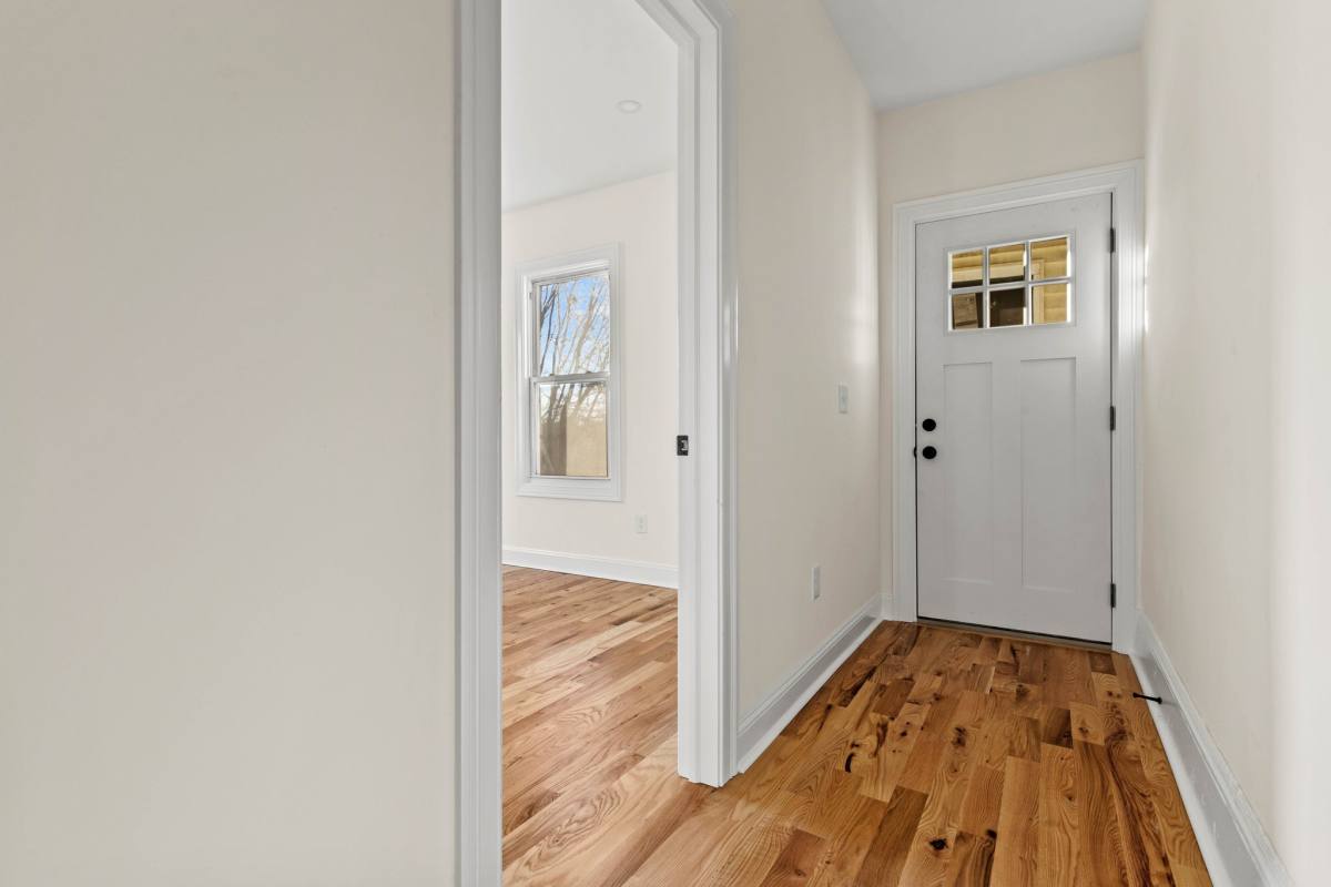 Apartment for rent at 84 Maple Ave Bl W, New London, CT 06320