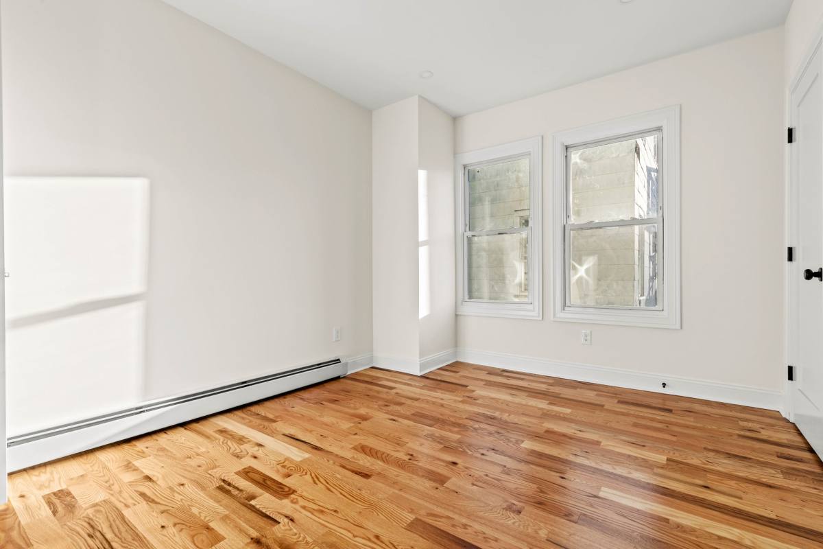 Apartment for rent at 84 Maple Ave Bl W, New London, CT 06320