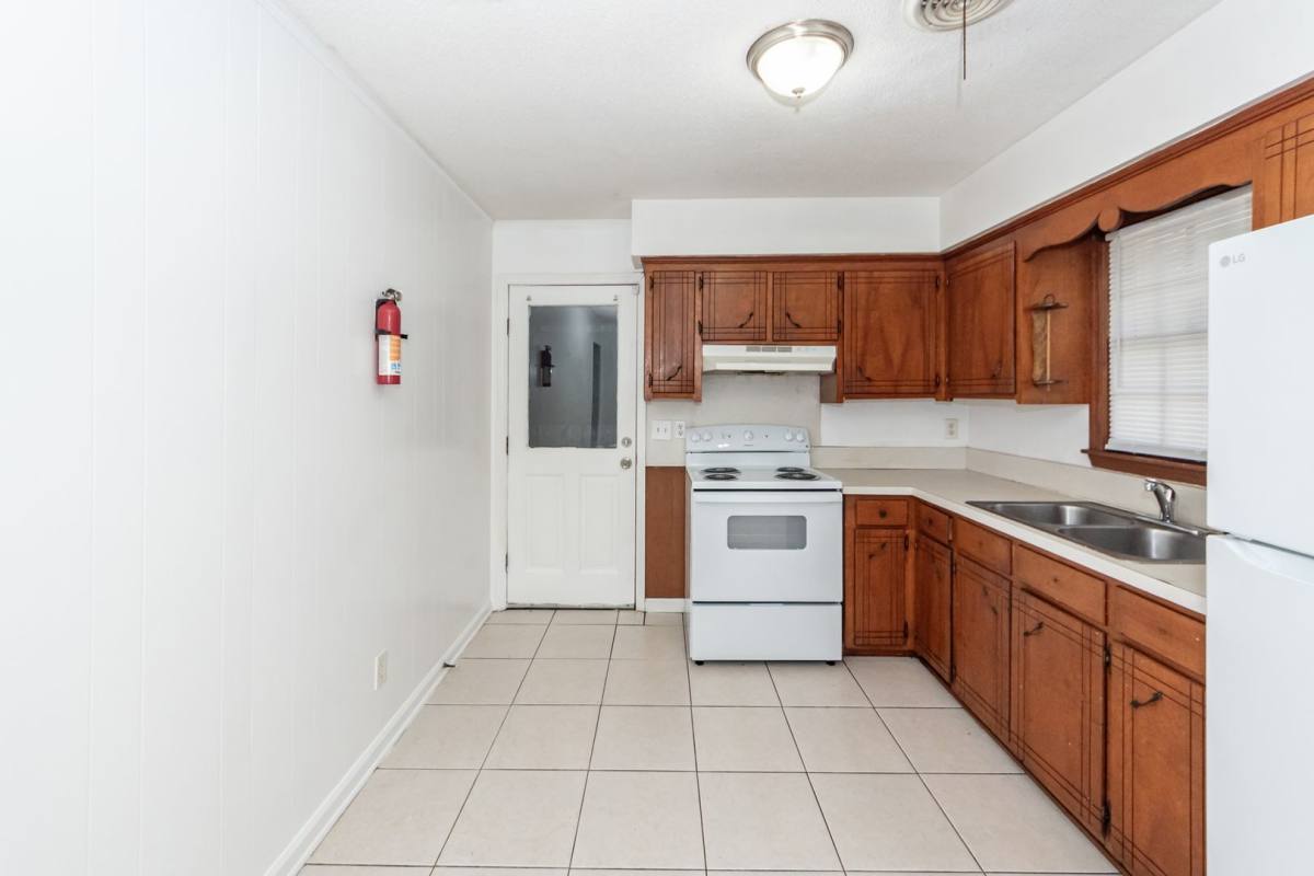House for rent at 107 Greenhurst Ave, Summerville, SC 29485