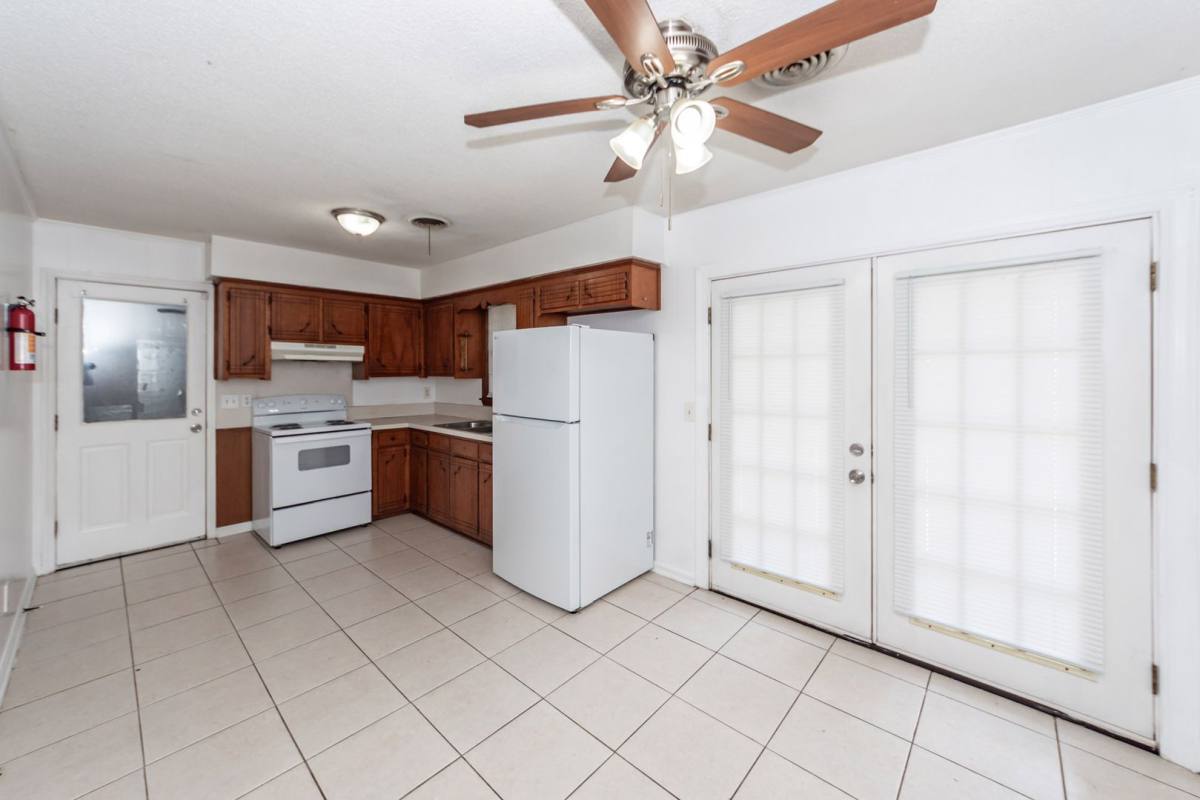 House for rent at 107 Greenhurst Ave, Summerville, SC 29485