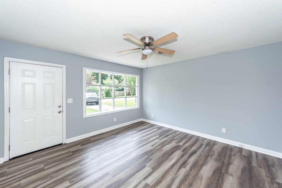 House for rent at 107 Greenhurst Ave, Summerville, SC 29485