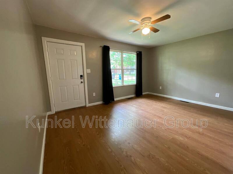 Apartment for rent at 21 Gundlach Place, Belleville, IL 62226