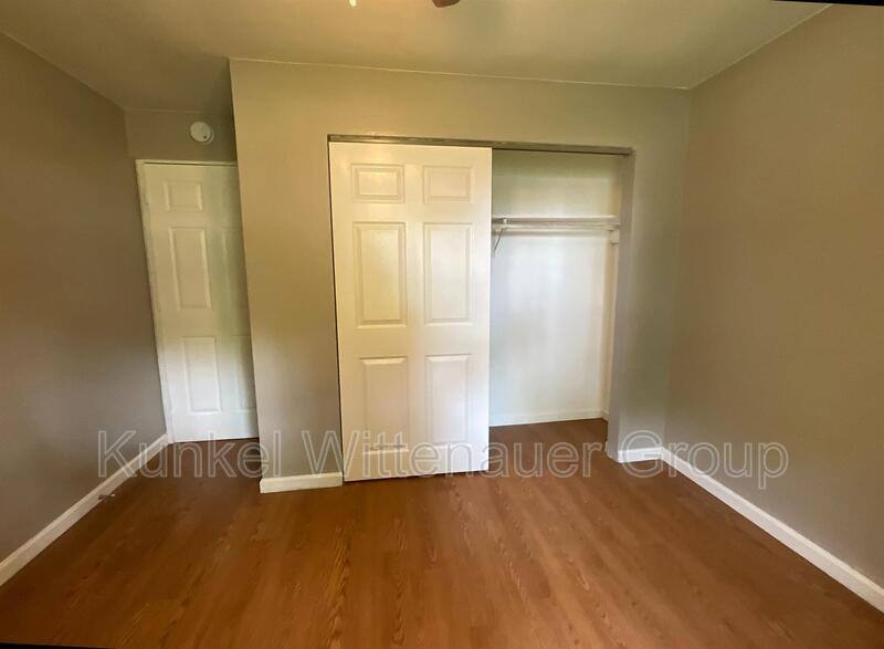 Apartment for rent at 21 Gundlach Place, Belleville, IL 62226