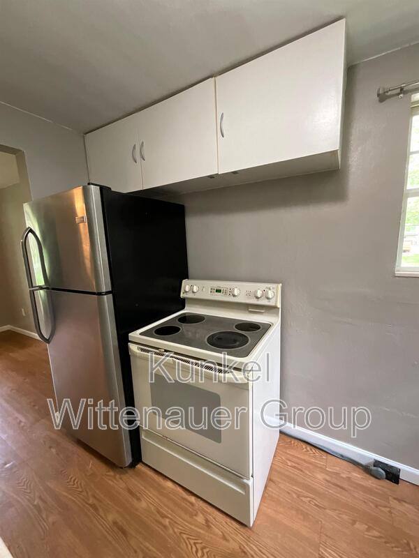 Apartment for rent at 21 Gundlach Place, Belleville, IL 62226