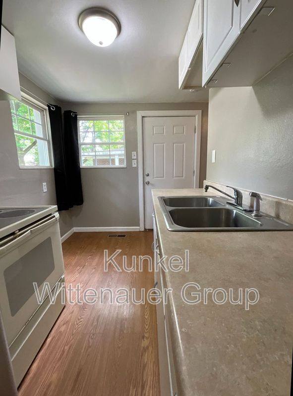 Apartment for rent at 21 Gundlach Place, Belleville, IL 62226