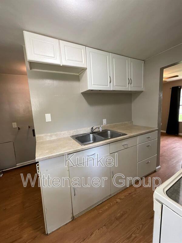Apartment for rent at 21 Gundlach Place, Belleville, IL 62226