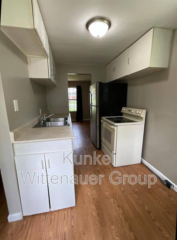 Apartment for rent at 21 Gundlach Place, Belleville, IL 62226