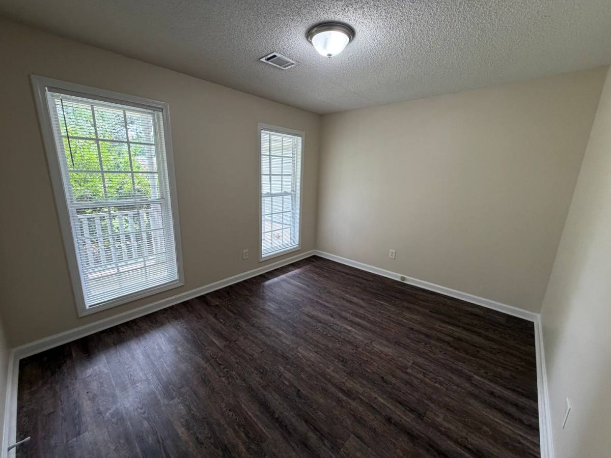 House for rent at 211 Ravenwood Court, Bethlehem, GA 30620