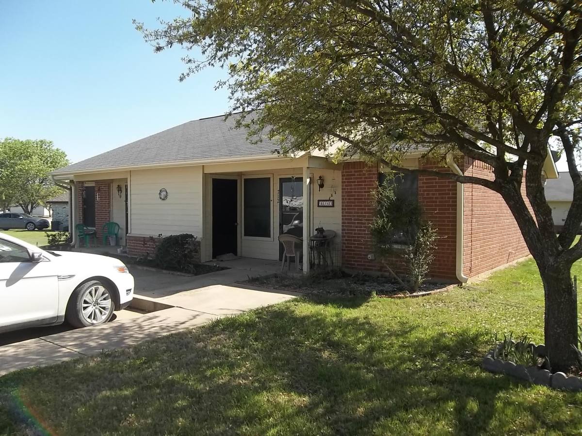 Apartment for rent at 39 Circle Dr #39, Whitney, TX 76692