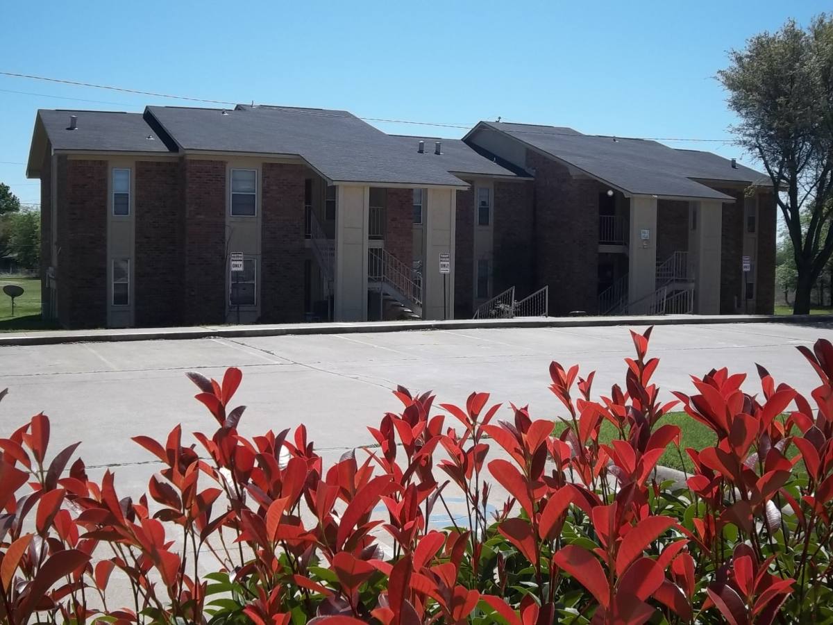 Apartment for rent at 1107 W Whitney Place Dr, Whitney, TX 76692