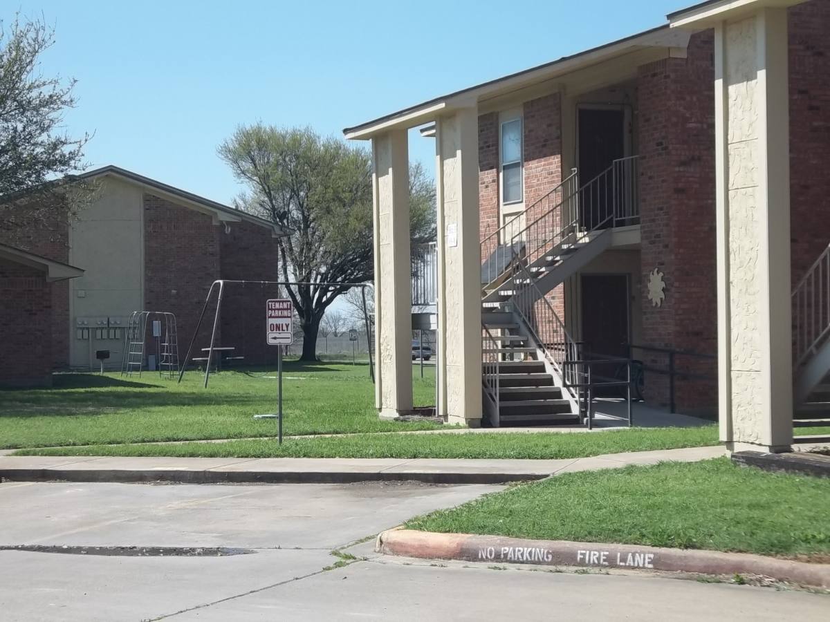 Apartment for rent at 1107 W Whitney Place Dr, Whitney, TX 76692