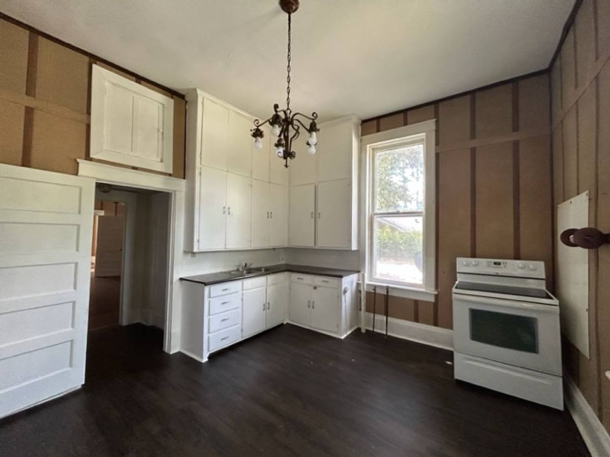 Apartment for rent at 615 Memorial Dr SW, Decatur, AL 35601