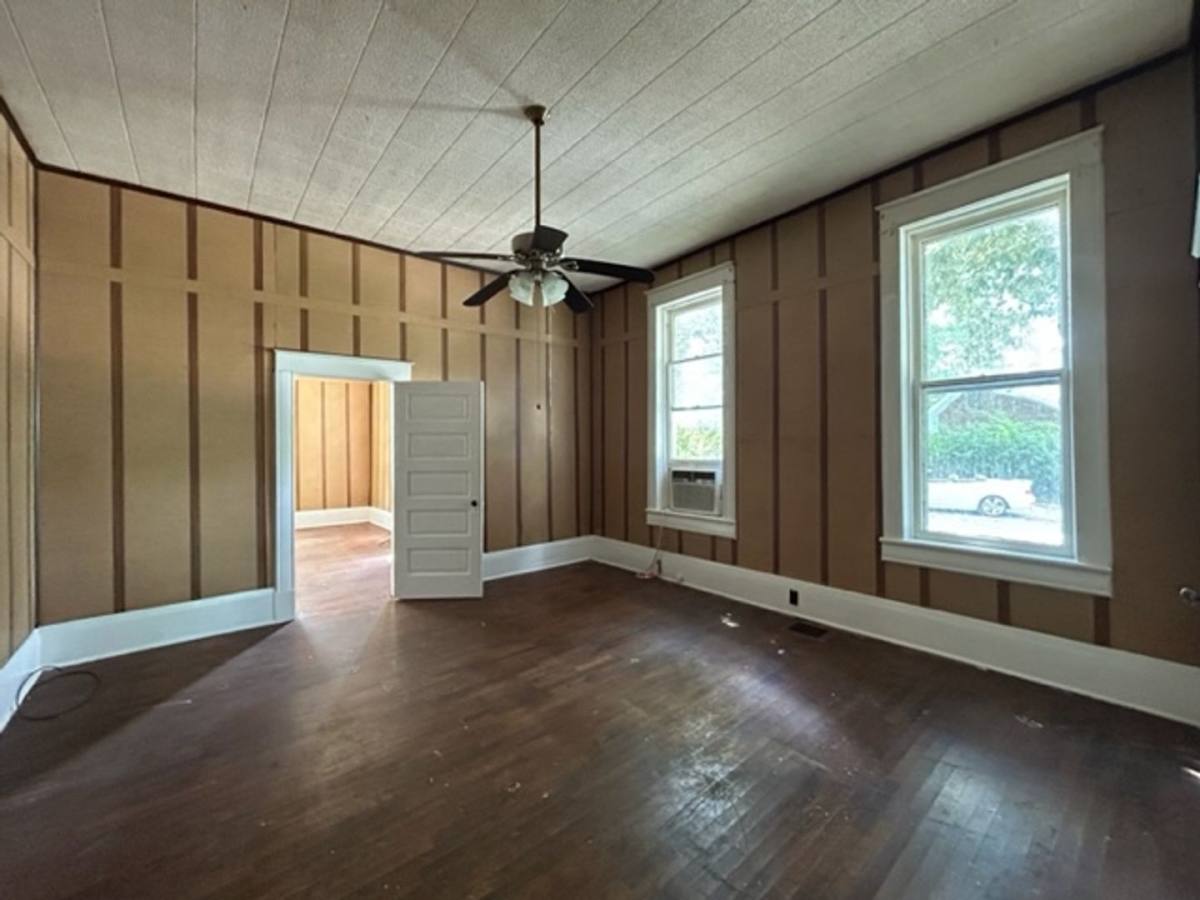 Apartment for rent at 615 Memorial Dr SW, Decatur, AL 35601